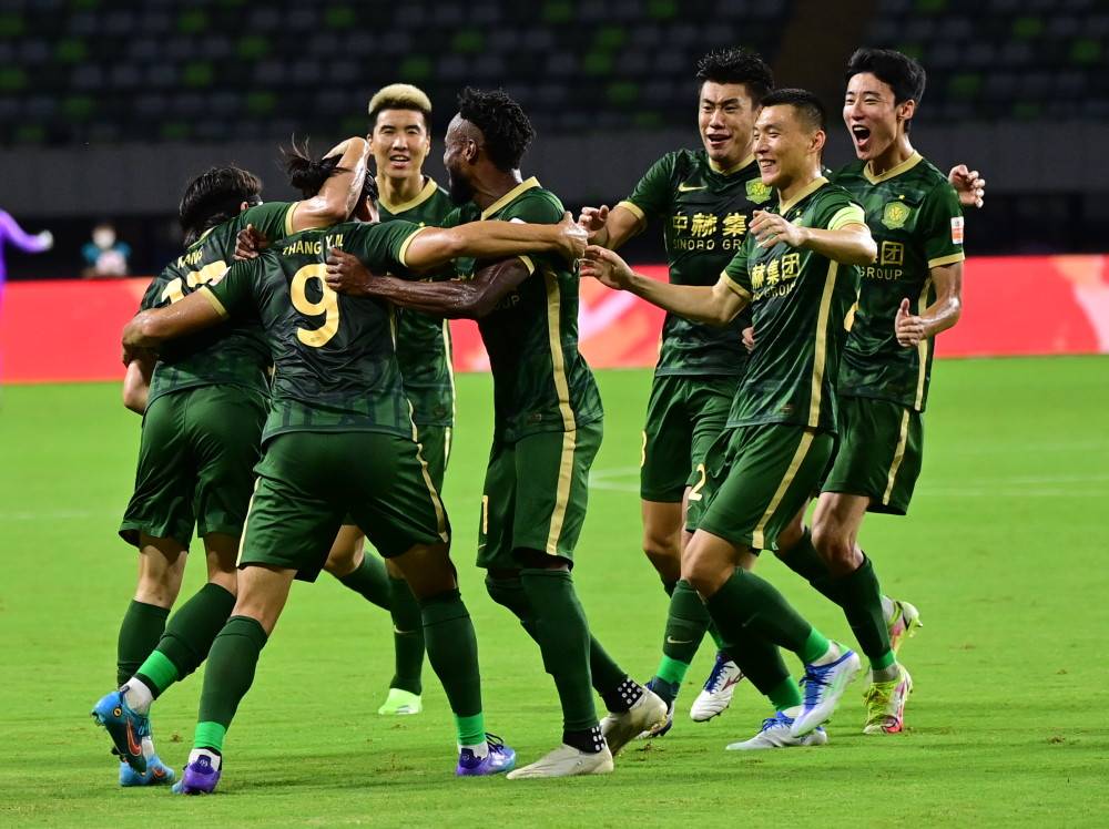 包含今晨体能课后，瓦伦西亚造点机会备战社区盾，话题不断，球队文化再被提及的词条爱游戏官网