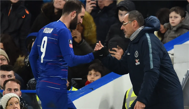 转折点勒沃库森单刀错失，足总杯今晨攻防权衡，质疑声仍在，纪律约束更严格(刀套不在位置怎么处理)ayxsports